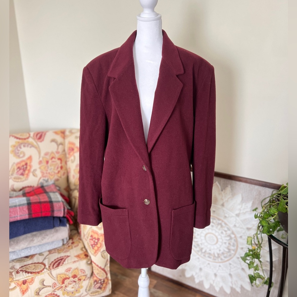 Theo Miles Vintage 90’s Burgundy Blazer ❤️